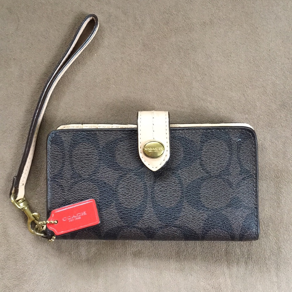 Coach wristlet/wallet/cell phone holder
